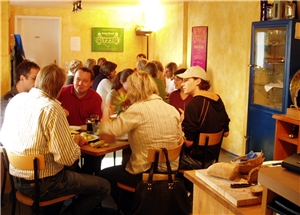 Viele Gäste im Cafetas